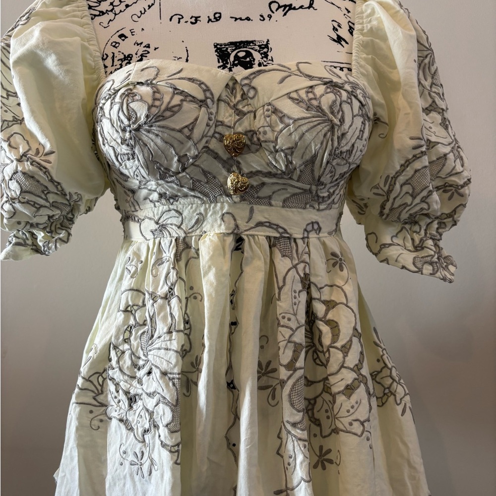 Elegant Cream Floral Wedding Dress